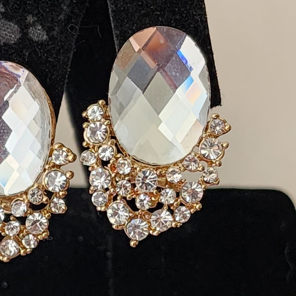 Elegant Gold and Crystal Clip on Earrings - Picture 5 of 6